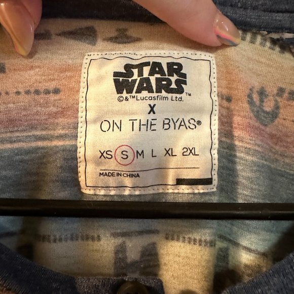 Star Wars X On The Byas Shirt Mens Small Raglan 3/4 Sleeve Darth Vader Henley - Picture 3 of 8